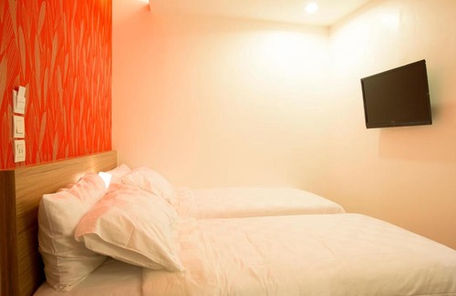 Gubeng Hotel | DeMira Hotel
