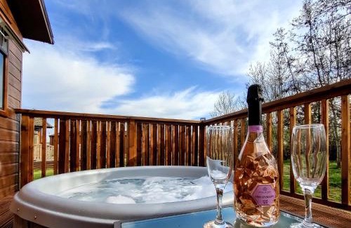 Malton House | Deneb Lodge with Hot Tub