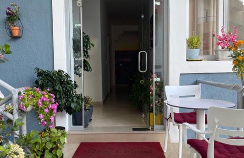 Qender Hotel | Deni's Hotel