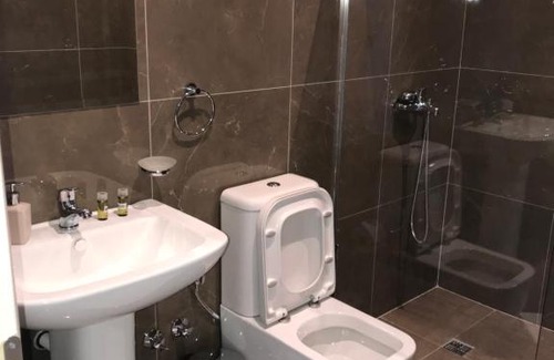 Qender Hotel | Deni's Hotel