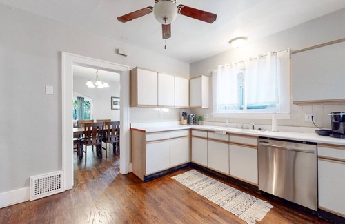 Congress Park House | Denver 3 King Bed by Cherry Creek Zoo Museum