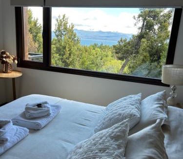 San Carlos de Bariloche Apartment | Departamento HOME - Vista Lago y Bosque -