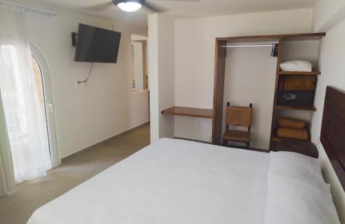 Downtown Puerto Vallarta Apartment | Departamento Ostra de Mar