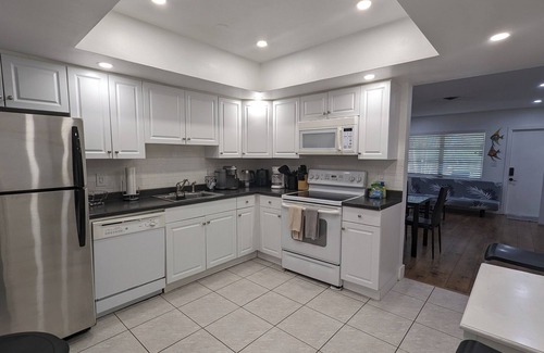 Coral Heights House | Description