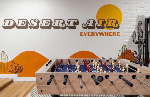 Sunburst Estates House | Desert Air 5 Br Sports Court Pool Arcade Hot Tub