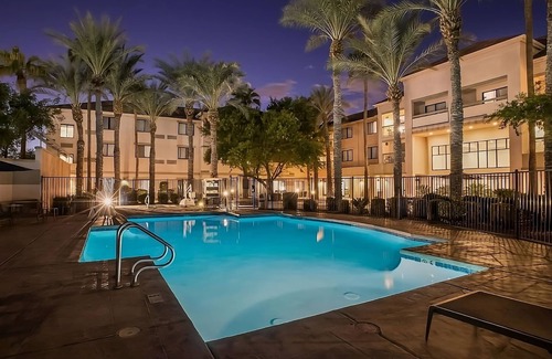 Chandler Apartment | Desert Botanical Garden Tour! Pet-friendly Accommodation, Outdoor Pool!