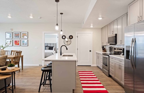 St. George Condo | Desert Disney: Desert Color Lagoon + Beaches