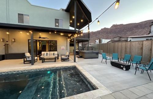 Moab South Valley House | Desert Hideaway 3 Kings All Suites Private pool