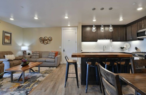 Moab South Valley Condo | Desert Moab Escape - 3BR Condo Pool - C2