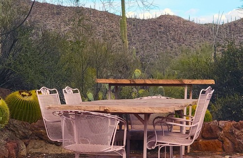 Casas Colina Cabo House | Desert Paradise at Trails End with beautiful desert and mountain views