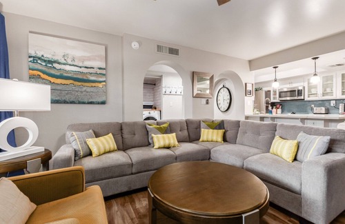 North Mountain Condo | Desert retreat, 3 pools, free parking, PAC MAN, Sleeps 8, Pickleball, Internet