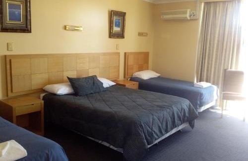 Broken Hill Hotel | Desert Sand Motor Inn