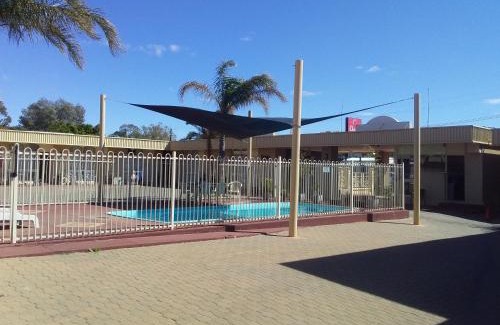 Broken Hill Hotel | Desert Sand Motor Inn