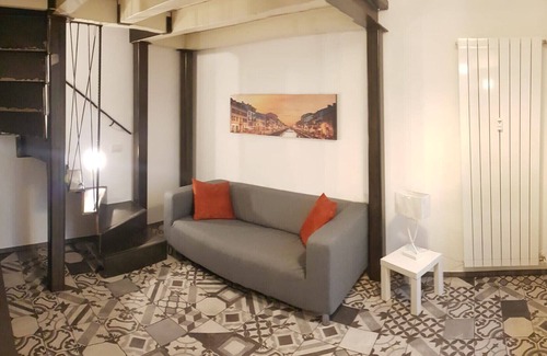 Tricolore Apartment | DESIGN AND ELEGANT LOFT MILANO CENTER