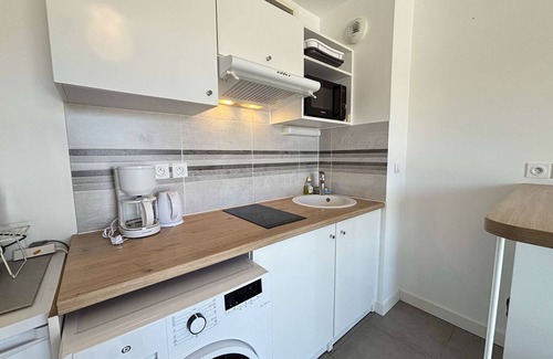 La Rochelle Apartment | Design Apartment with Balcony, 4 Sleeps in La Rochelle