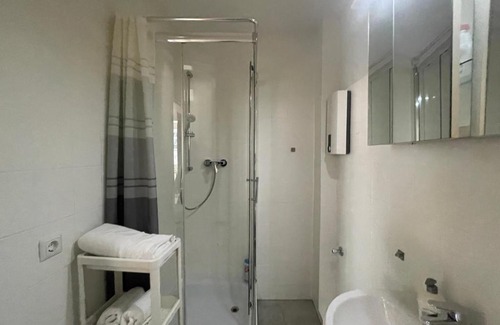 Ruettenscheid Apartment | Design Apt. Messe HBF Uniklinik Perfekt für 4