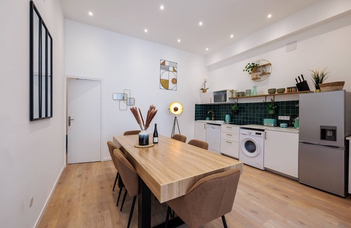 Prefecture Apartment | DESIGN FLAT 4/8P in the HEART of Marseille A/C ♥🇫🇷