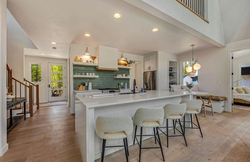 Sturgeon Bay House | Design-Forward Lakefront Home With Private Shoreline
