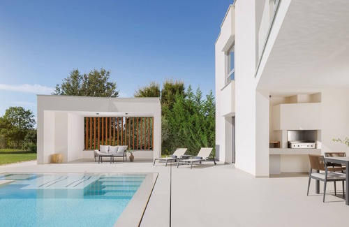 Gajana Villa | Design Luxus Villa mit Swimmingpool im Ruhige Lage