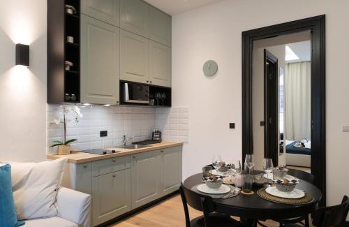 Zagreb Apartment | Design Triplex Apartment for Big Group-City Center