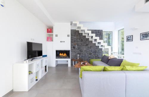 Piedimonte Etneo Villa | Design Villa in Piedimonte Etneo