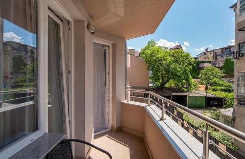 Oborishte Apartment | Designed Apartment in Central Sofia with parking