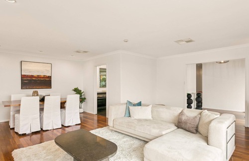 Karrinyup House | Designed Stay-Convenient, Coastal, Comfortable