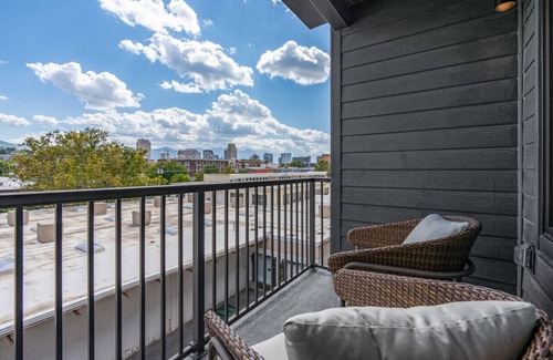 Downtown Salt Lake City Apartment | Designer 1BR with Pool and Htub