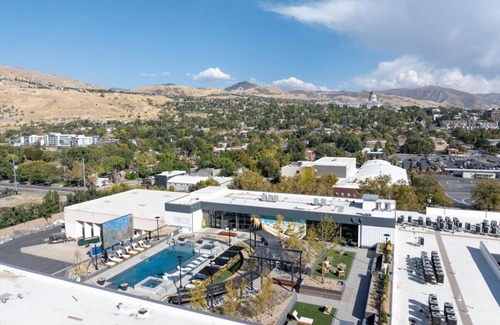 Downtown Salt Lake City Apartment | Designer 1BR with Pool and Htub