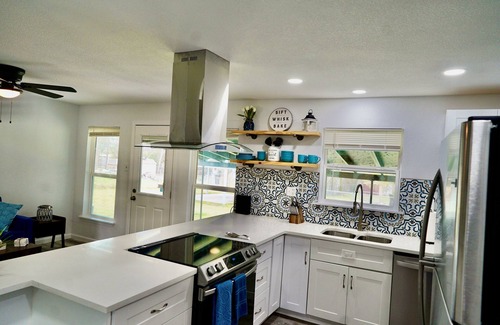 Temple House | Designer 4/2 Blocks from Baylor Scott & White Hospital