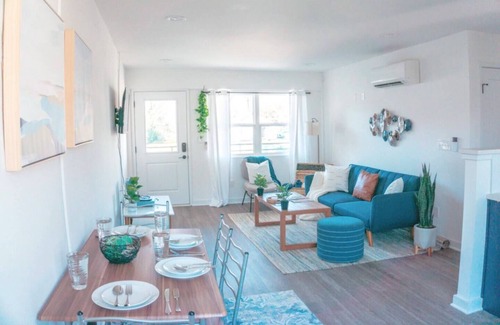 Plaza Midwood Apartment | Designer 4 bed & bath King Suites (4 units)