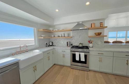 Oxnard House | Designer Beachfront Home on the Sand