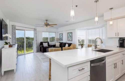 Tavernier Condo | Designer Comforts & Ocean Views- Ocean Pointe 2416