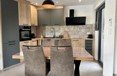 Eckbolsheim Apartment | Designer flat with lovely terrace!