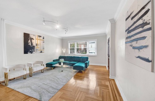 Southeast Yonkers House | Designer Home 3BR Retreat mins to NYC