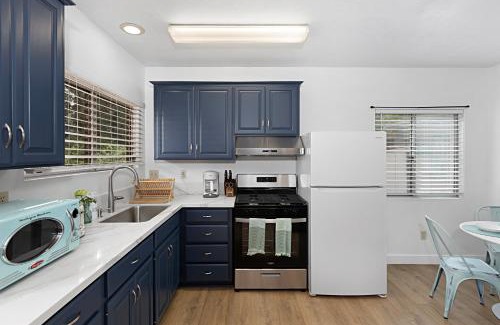 La Mesa Apartment | Designer Poolside 1Bed1Bth Retreat