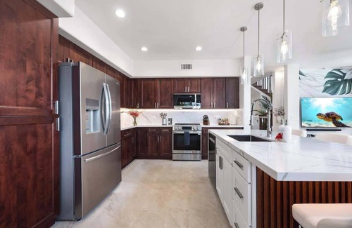 Kamuela House | Designer Remodeled Villa ! Kings & Sunset & Murals & Aloha