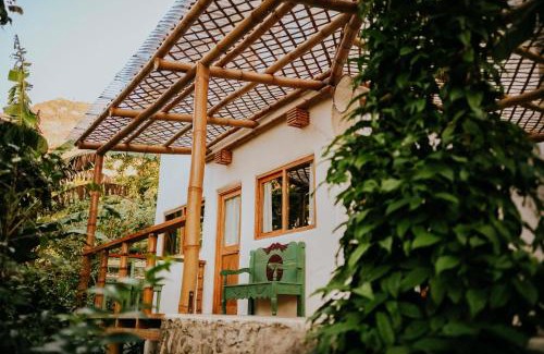 Tzununa House | Designers Luxury Retreat with breathtaking gardens