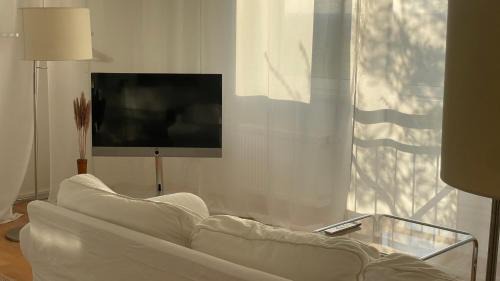Hochheim am Main Apartment | Designerwohnung mit malerischer Terrasse - Modern, Gemütlich & Zentral