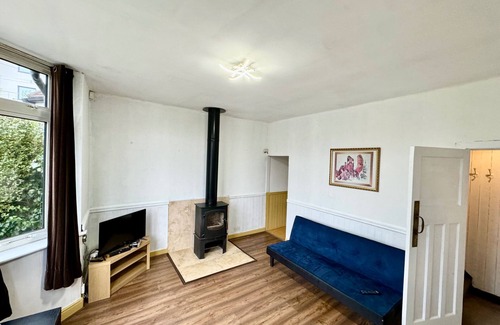 Runnymede House | Detached 4beds - Windsor, Heathrow & London Access