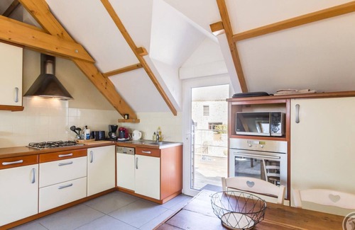 Regnezville-sur-Mer Apartment | Detached House with Terrace and Pets Allowed