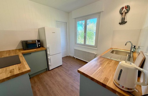 Bangor House | Detached house 3 * with large garden close to beaches and town WIFI.