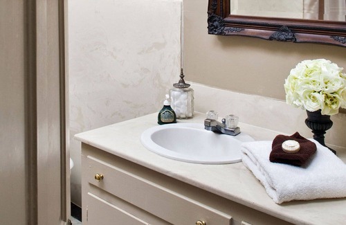 Natchez Bed & Breakfast | Devereaux Shields House