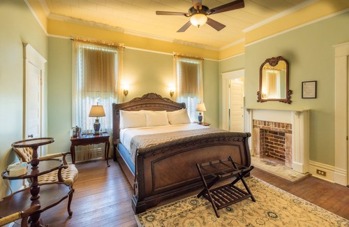 Natchez Bed & Breakfast | Devereaux Shields House