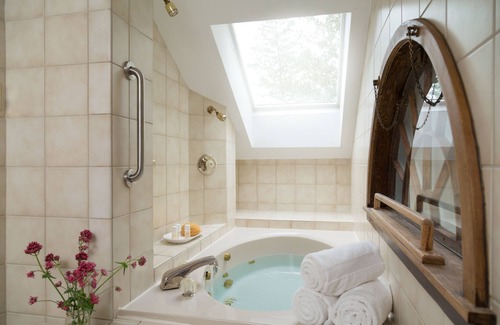 Lee Bed & Breakfast | Devonfield Inn B&B