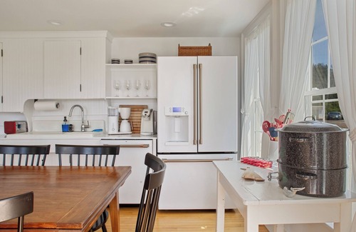 Port Clyde House | Dew Drop 4: Classic Waterfront Cape on the Harbor of Maine Coastal Village