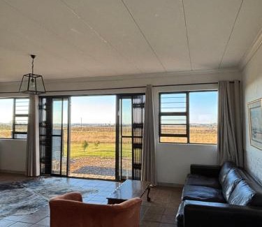 Msukaligwa House | Dewdrop Farm Stay