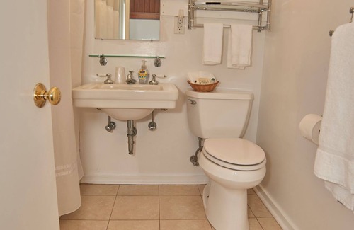 Sunapee Bed & Breakfast | Dexter's Inn