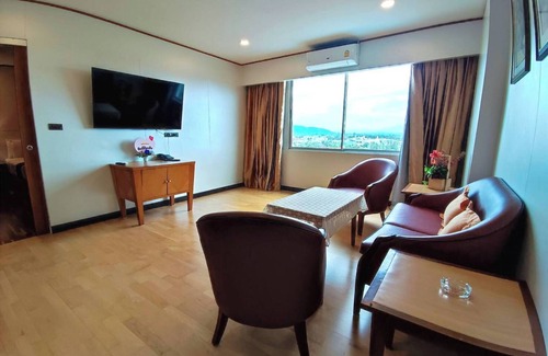 Makham Tia Hotel | Diamond Plaza Hotel Suratthani