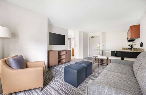 Mishawaka Villa | Diamond Resorts Varsity Clubs of America - South Bend - The Alumni House